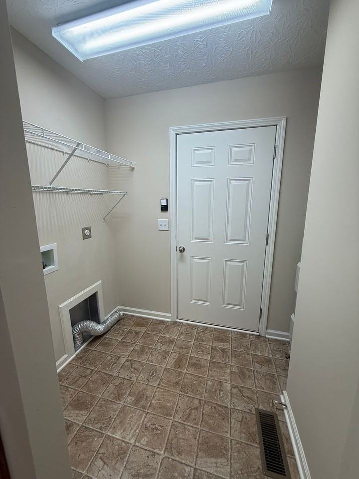 407 Upper Stone Ave - Photo 7 of 22