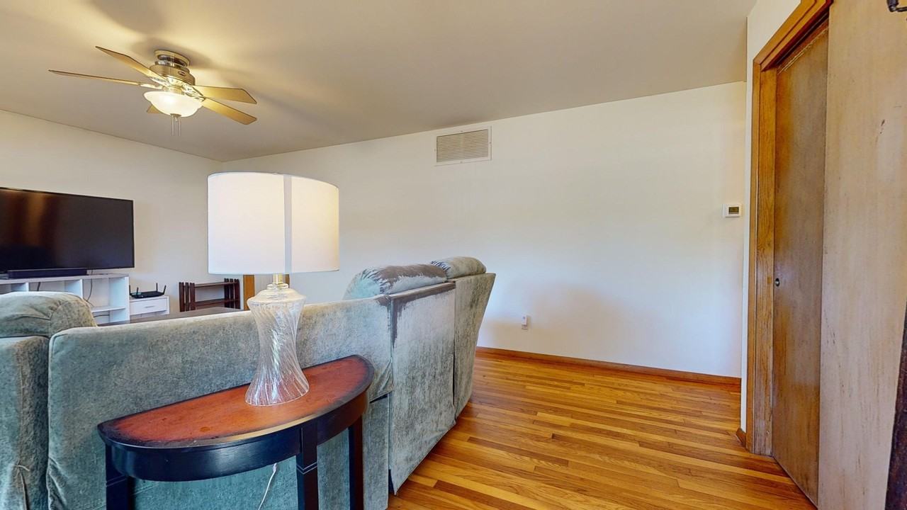 1222 Thomas Dr #1 - Photo 6 of 30