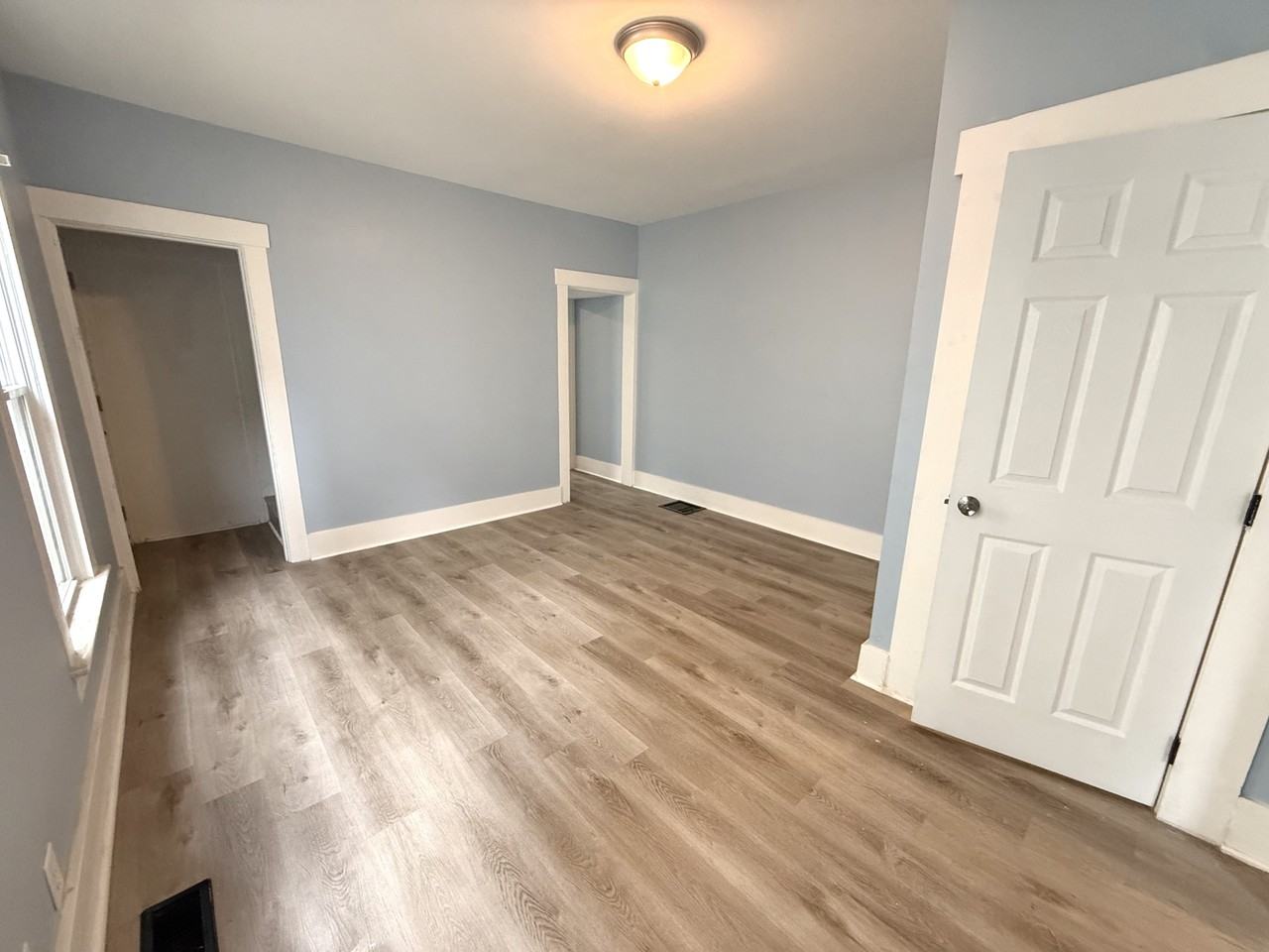 725 Charles St #725 - Photo 2 of 16