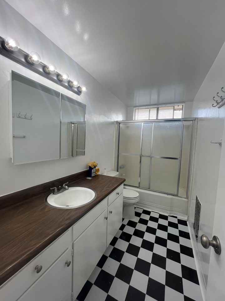 411 N Chapel Ave #I - Photo 4 of 9