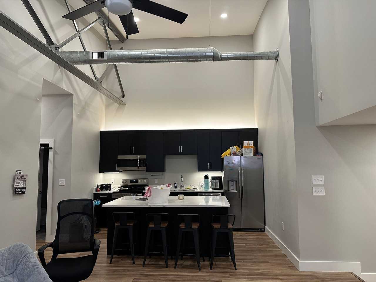 113 E 6th St - Photo 3 of 19