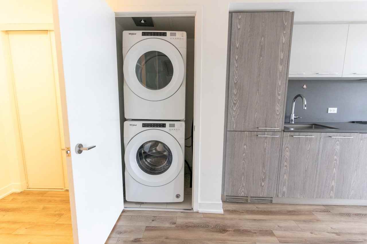 30 Riverside #424 - Photo 3 of 11