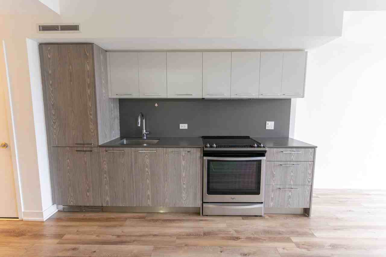 30 Riverside #424 - Photo 5 of 11