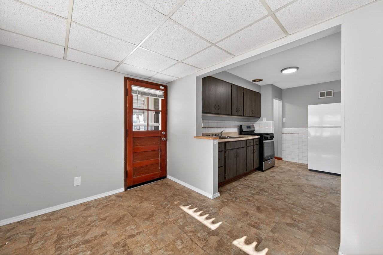 1414 Comet Dr #1 - Photo 4 of 11