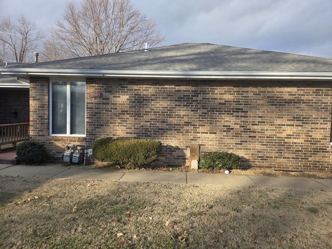 2045 S Kentwood Ave #1 - Photo 3 of 9