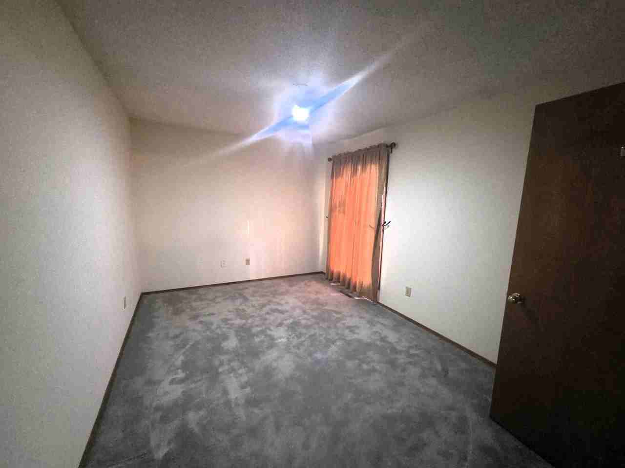 2045 S Kentwood Ave #1 - Photo 5 of 9