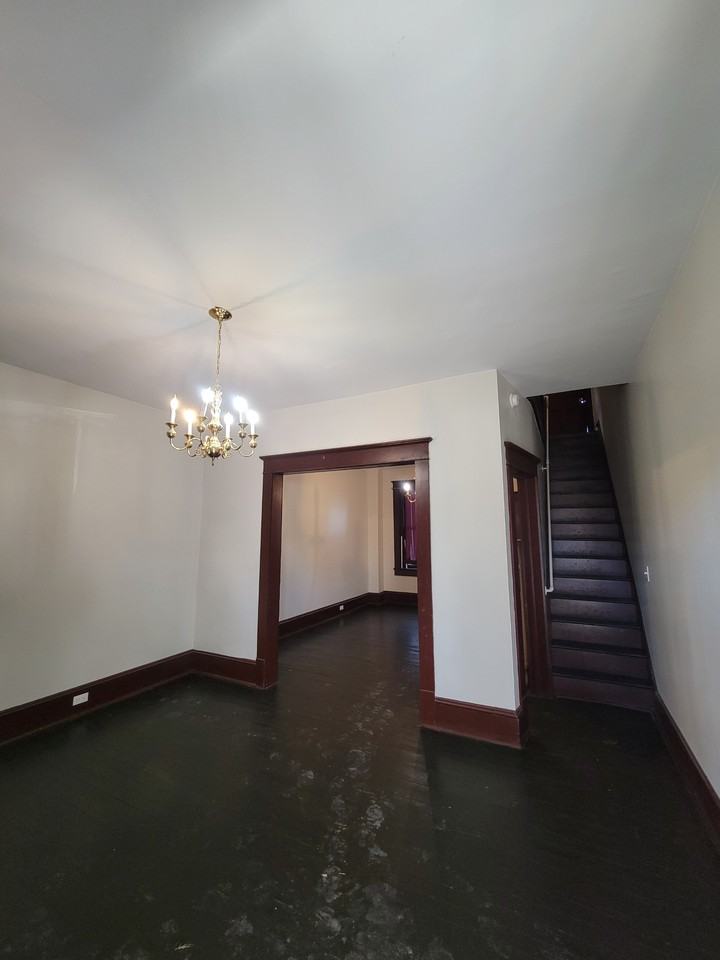 603 E Spruce St #1 - Photo 2 of 17