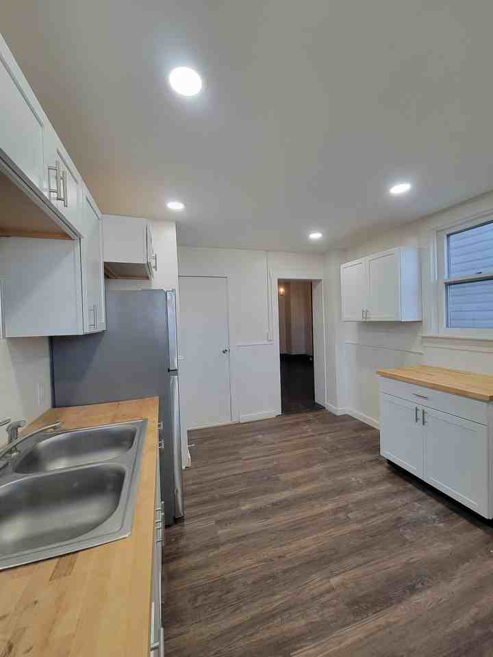 603 E Spruce St #1 - Photo 5 of 17