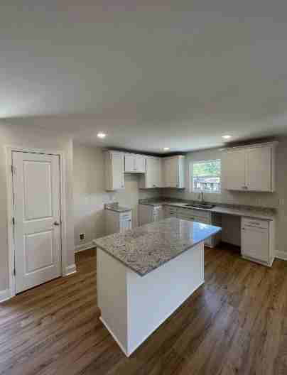 1409 E 50th St #1 - Photo 3 of 12