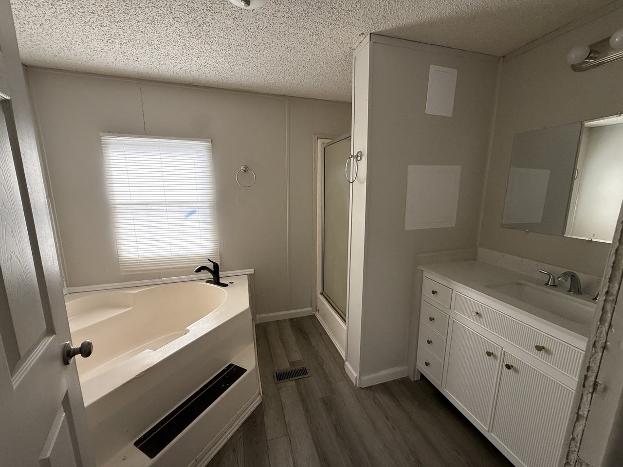 207 Jasmine Ln - Photo 5 of 8