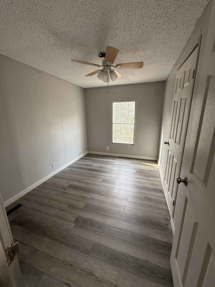 207 Jasmine Ln - Photo 6 of 8