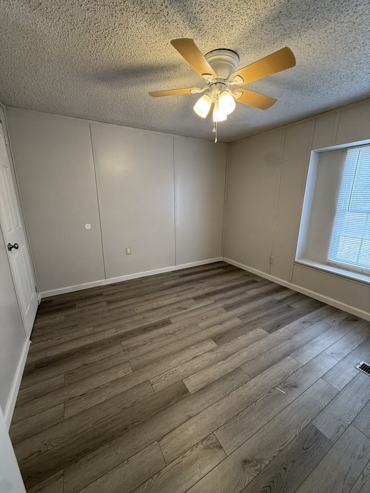 207 Jasmine Ln - Photo 7 of 8