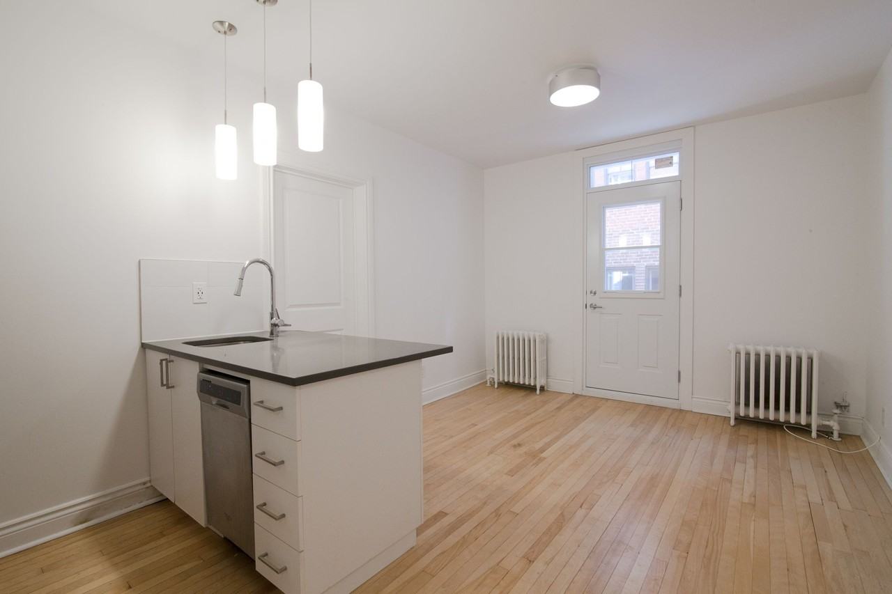 3710-3730 Queen Mary - Photo 2 of 12