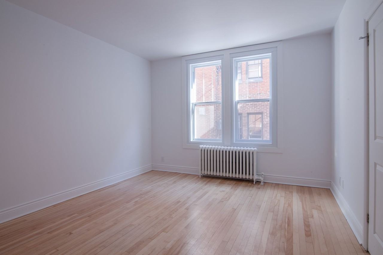 3710-3730 Queen Mary - Photo 6 of 12