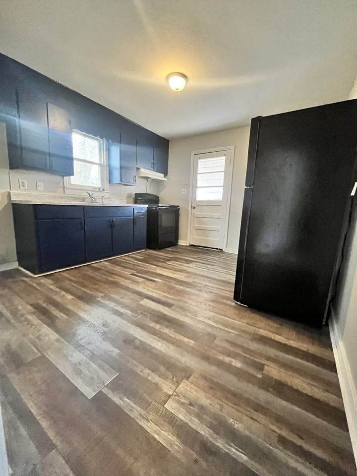 55 Cloverdale St #1 - Photo 3 of 12