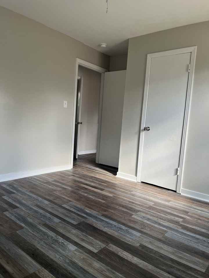 55 Cloverdale St #1 - Photo 4 of 12