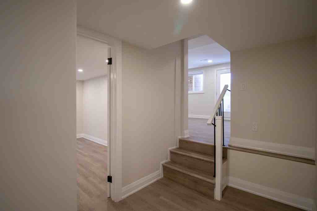 184 Bradley Ave - Photo 7 of 32