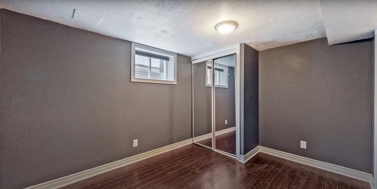 21 Sandringham Dr - Photo 3 of 13