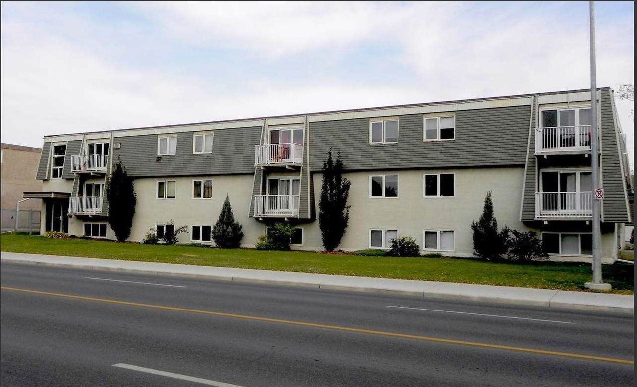 10325 156 St Nw - Photo 2 of 10