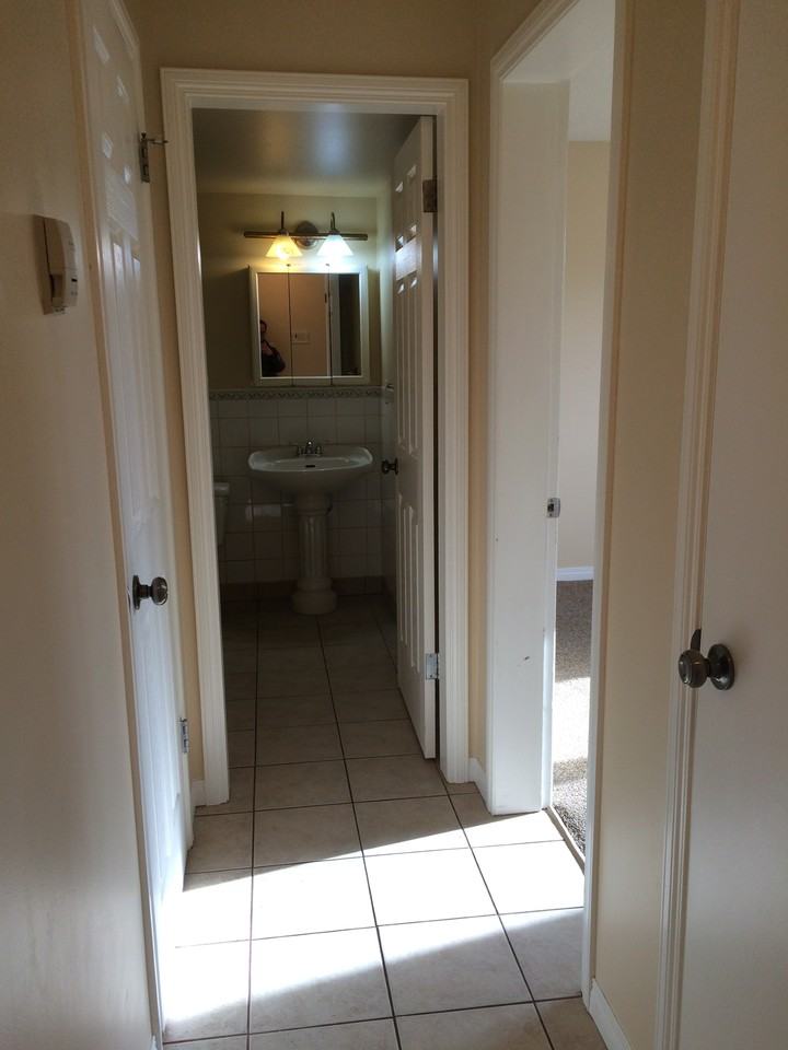 10325 156 St Nw - Photo 7 of 10