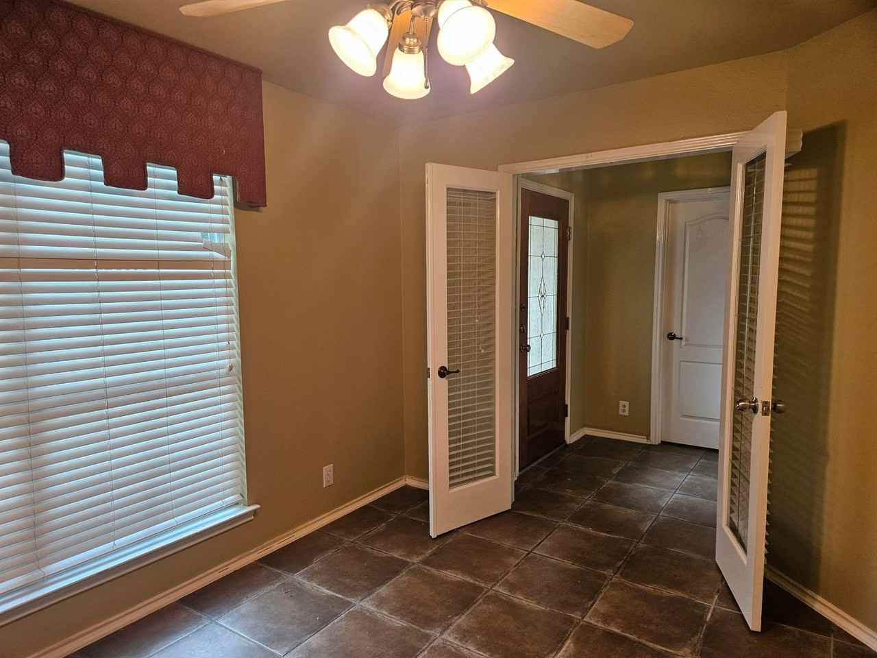 6721 Biscay Hbr - Photo 5 of 32