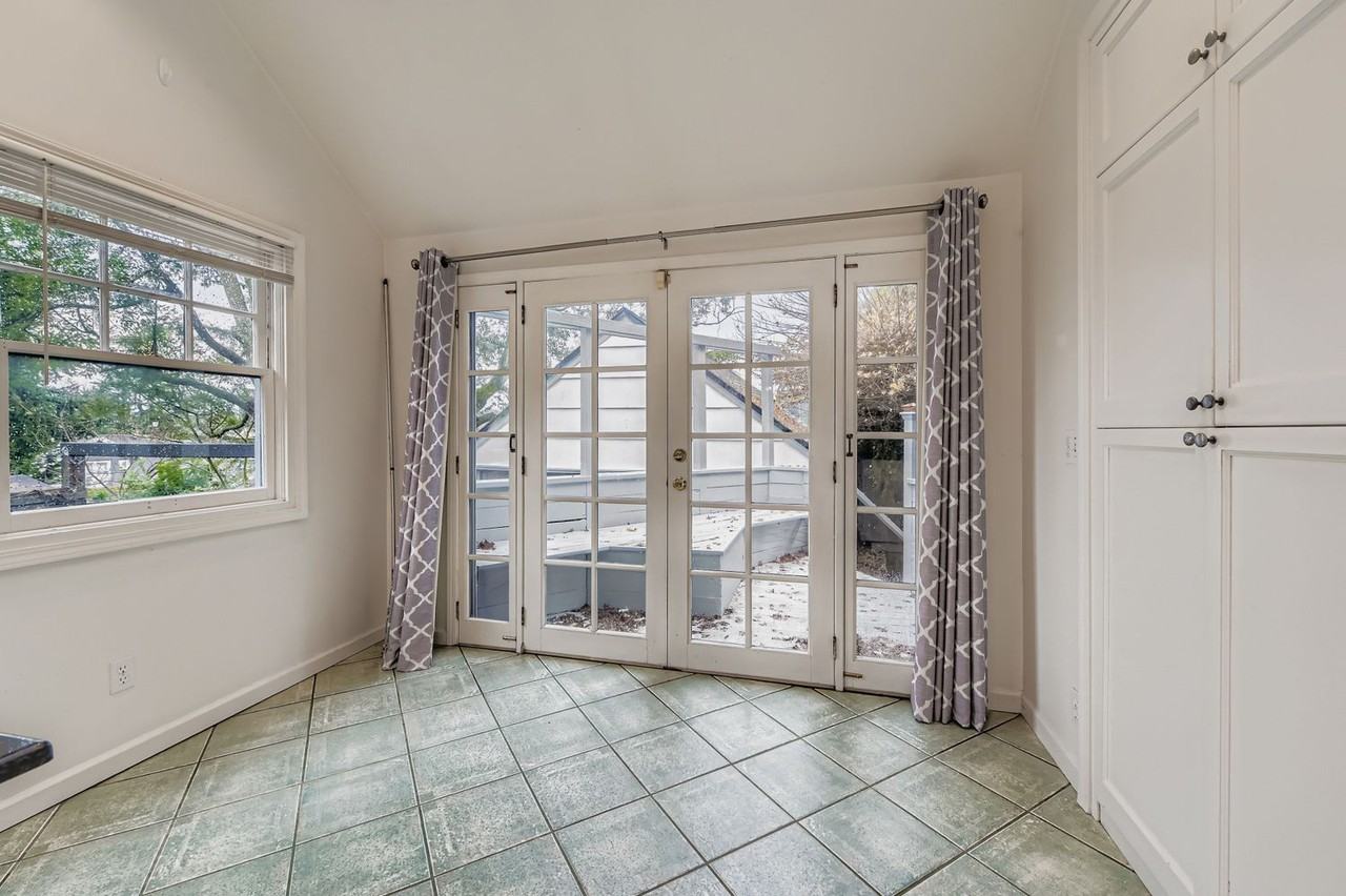 3437 Ne 31st Ave #1 - Photo 6 of 10