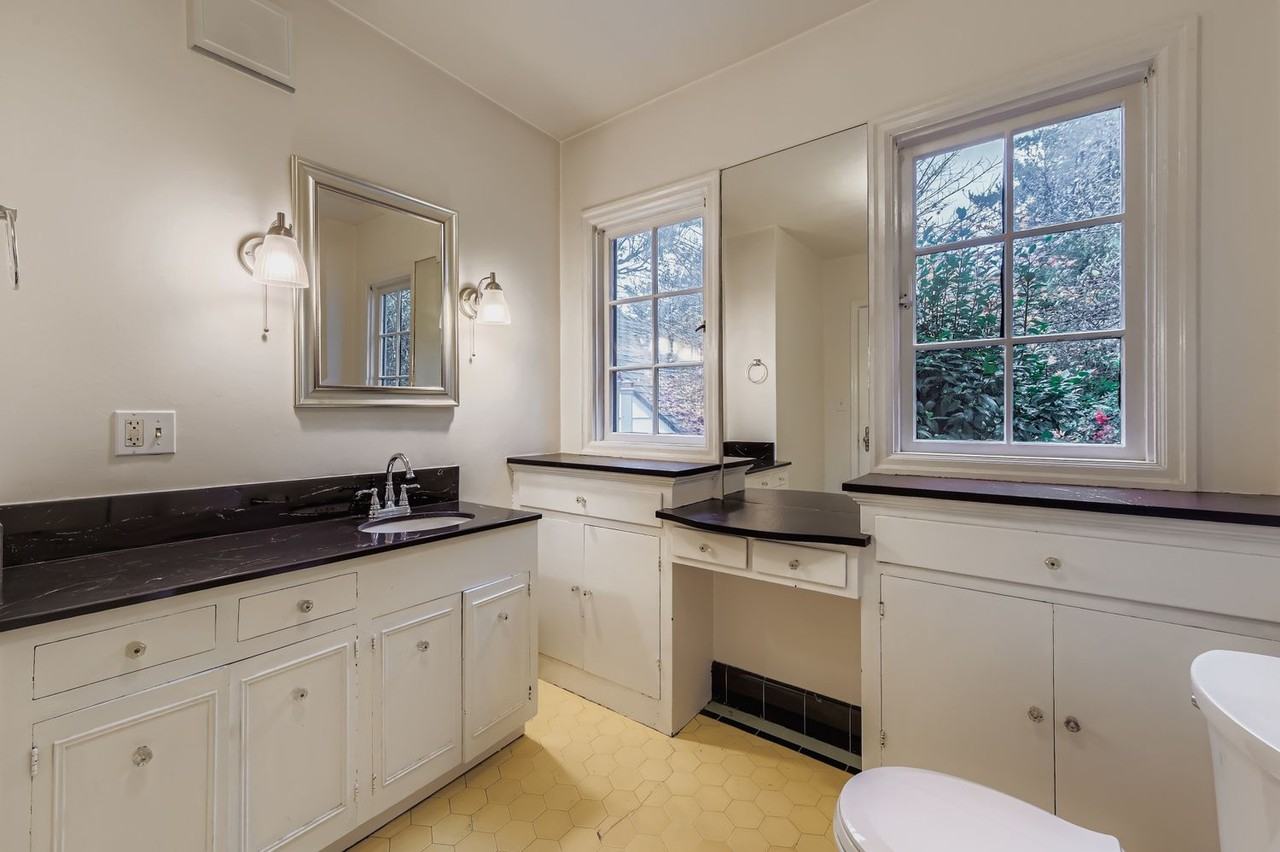 3437 Ne 31st Ave #1 - Photo 7 of 10