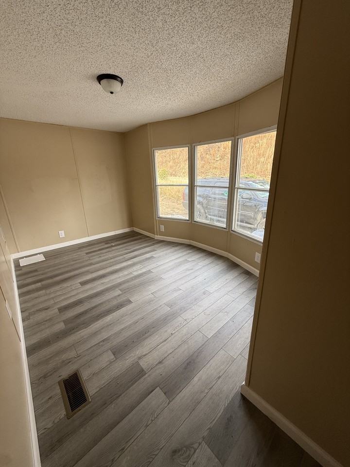 738 Old Clemson Hwy Lot 28 - Photo 7 of 8