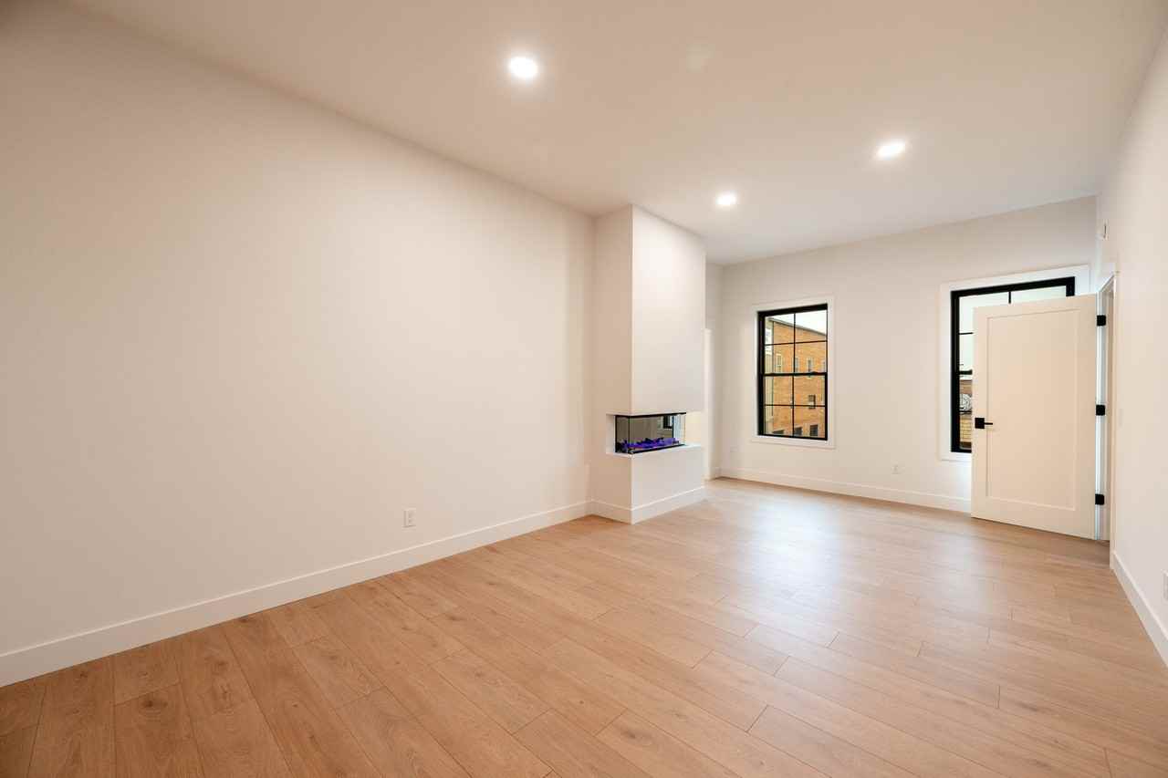 226 North Main Street - The Onyx | 201The Main Exchange - Photo 4 of 50