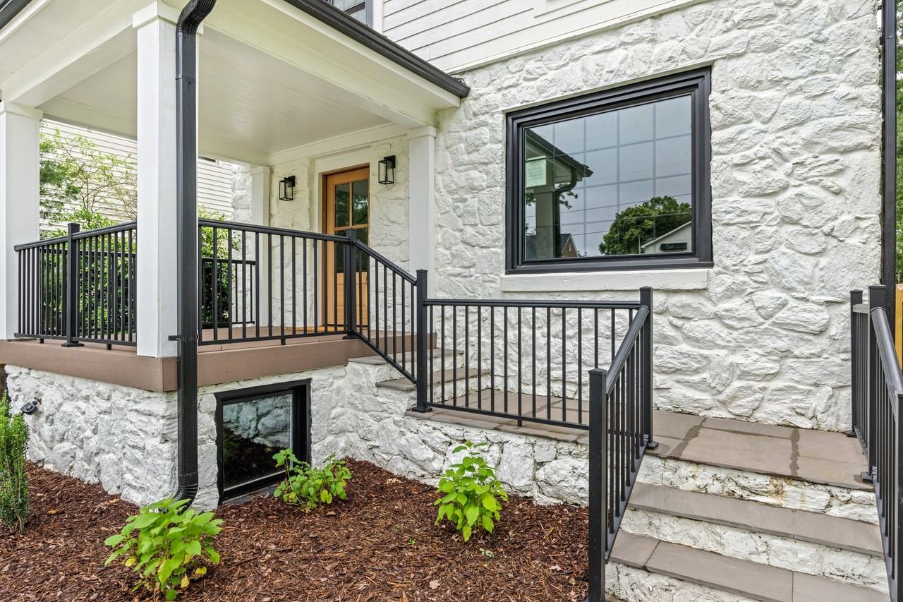 28 Douglas Dr #1 - Photo 4 of 29