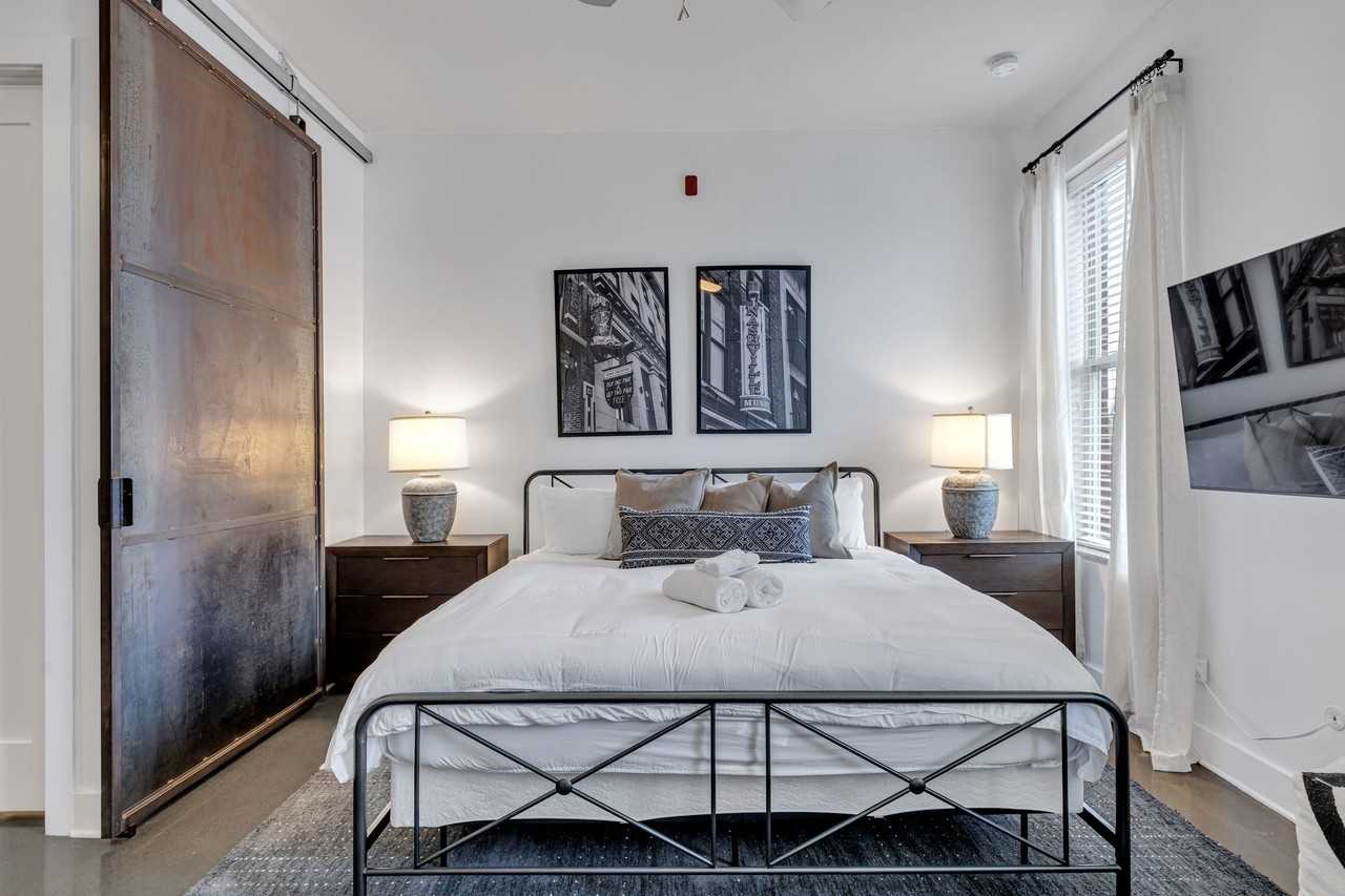 210 30th Ave N #1 - Photo 2 of 10