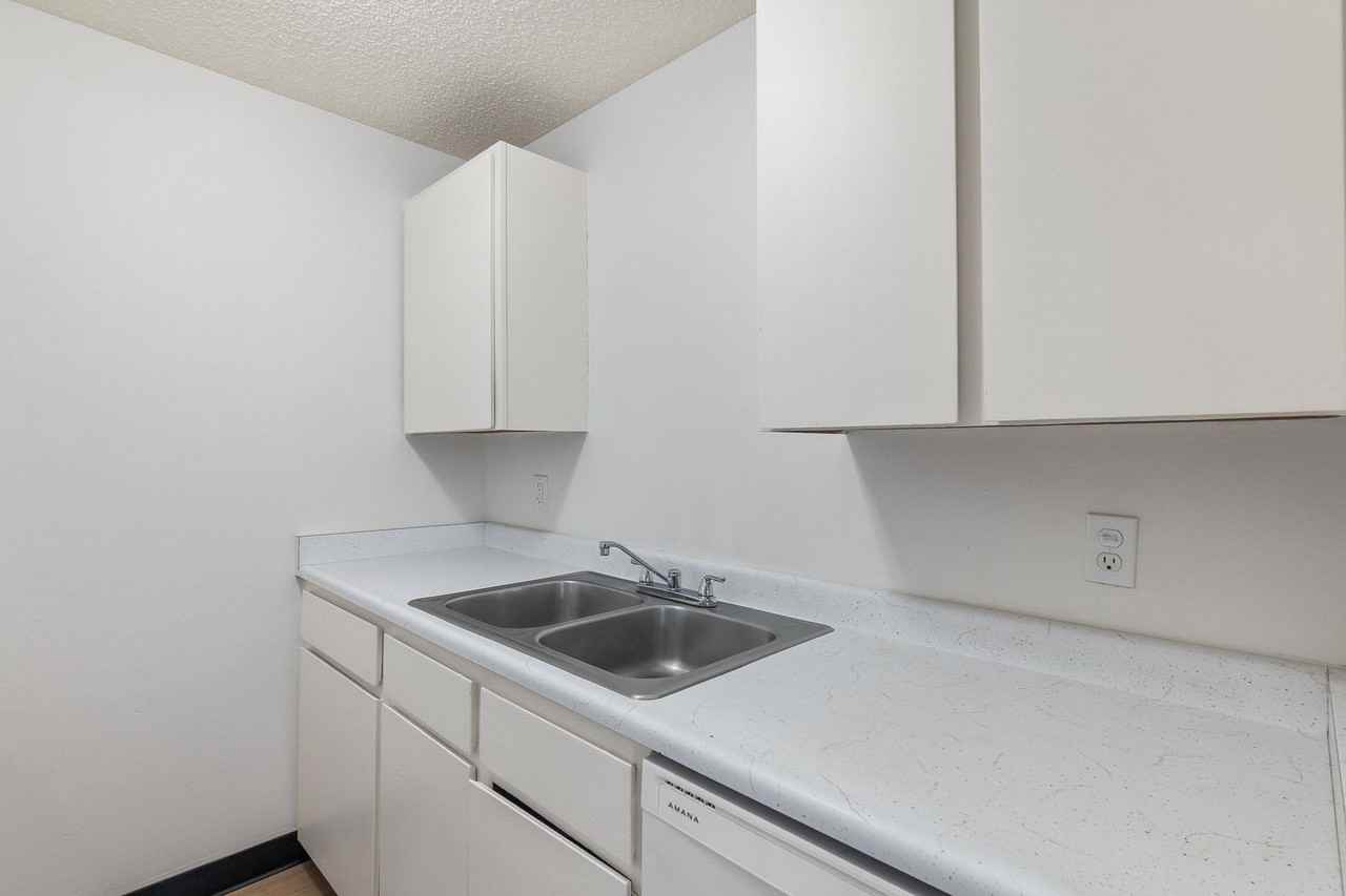 Centralian Apts - Photo 3 of 26