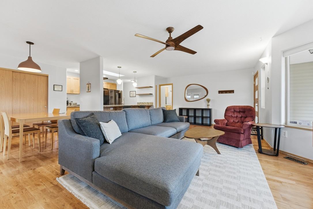 5003 Ne Mason St #1 - Photo 4 of 24