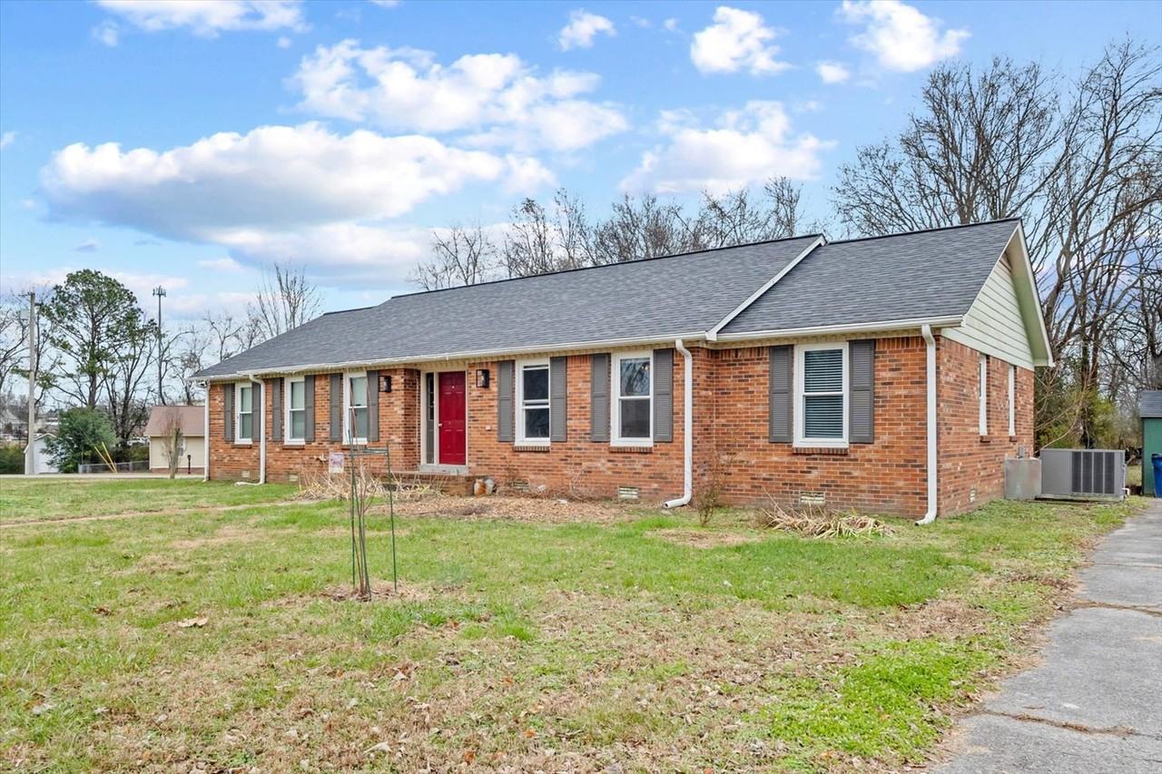 201 Hunter Drive - BUnit B #2 - Photo 2 of 24