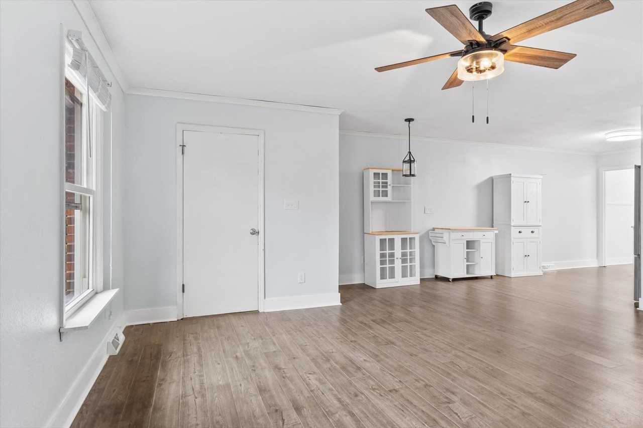 201 Hunter Drive - BUnit B #2 - Photo 4 of 24