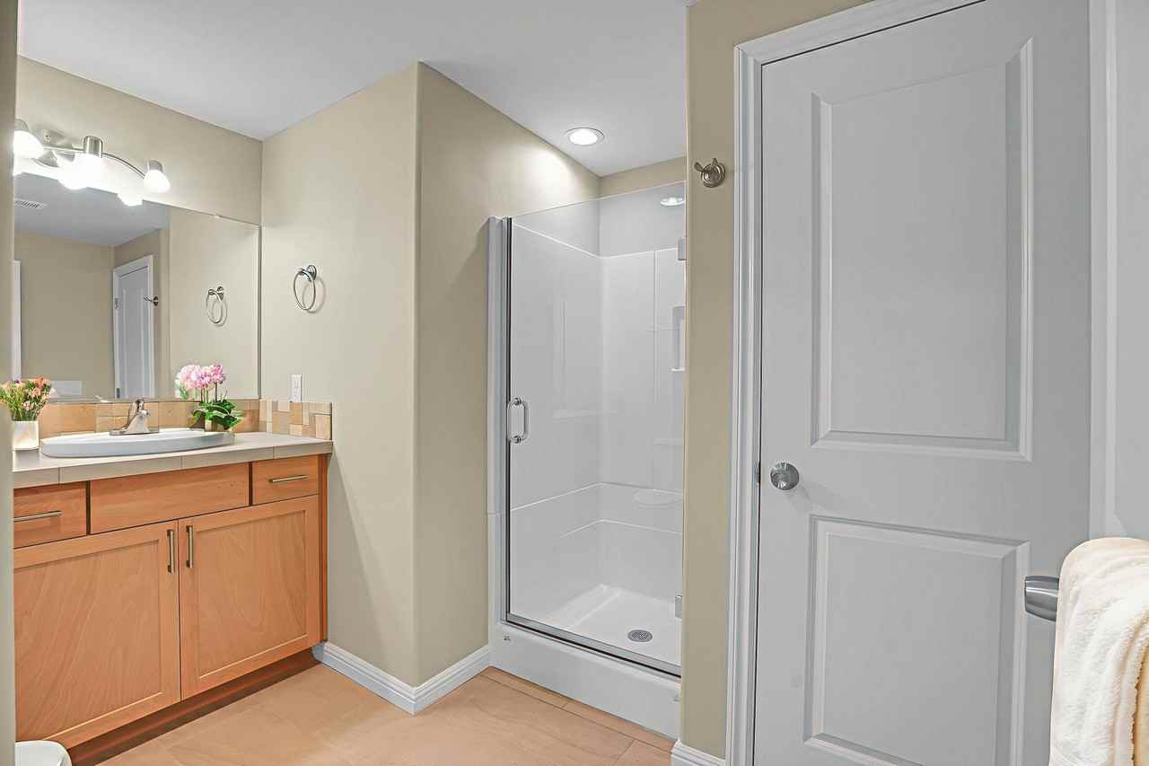 #144 TABOR POINTE APARTMENTS - Photo 5 of 15