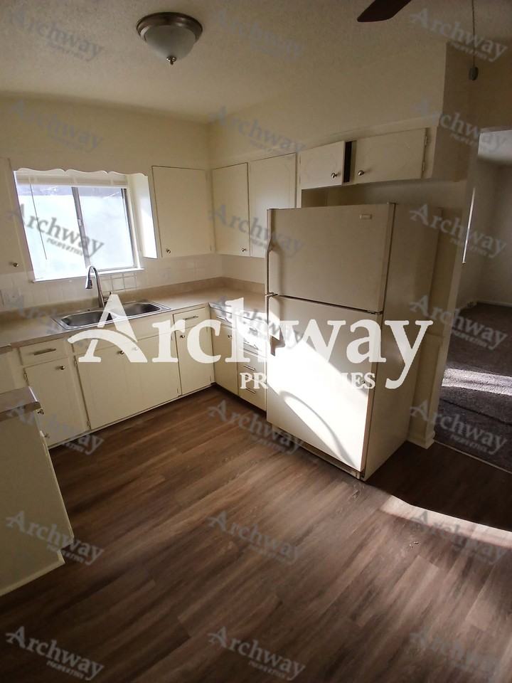 5634 Lathrop Ave #NA - Photo 2 of 9