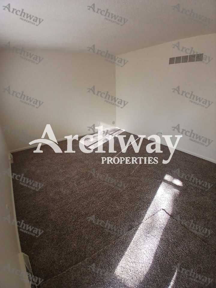 5634 Lathrop Ave #NA - Photo 3 of 9