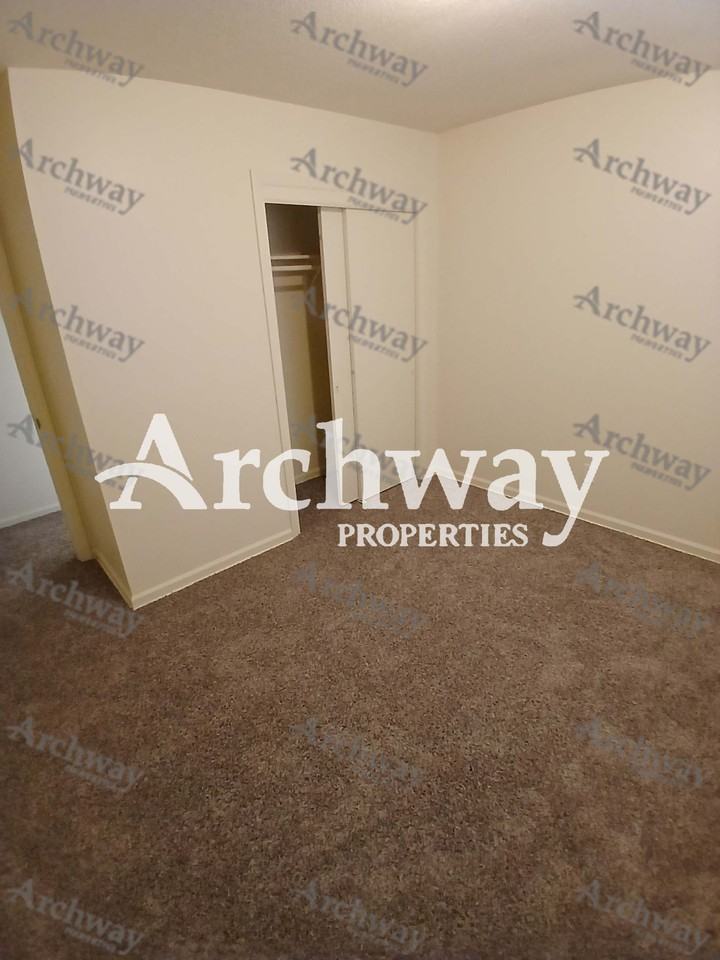 5634 Lathrop Ave #NA - Photo 5 of 9