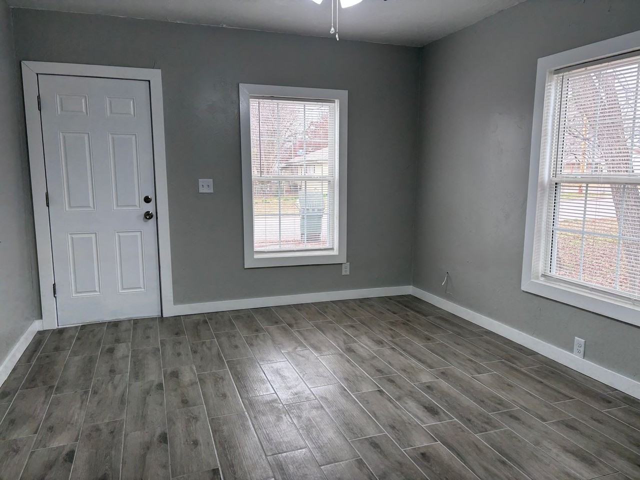 506 W 2nd St - Photo 3 of 14