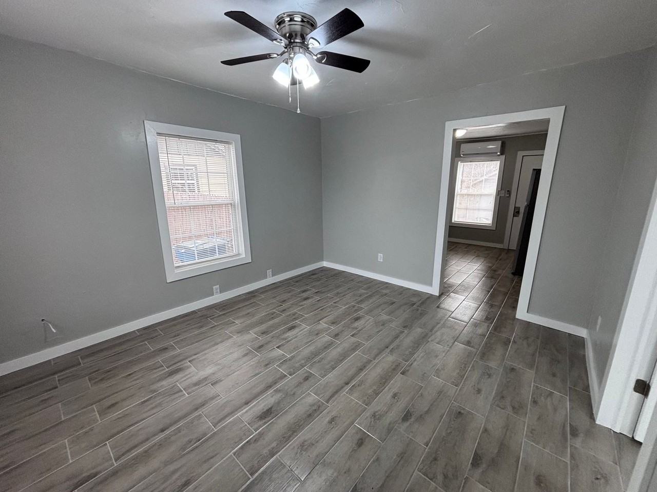 506 W 2nd St - Photo 4 of 14