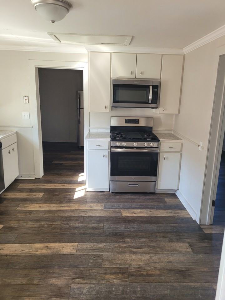 109 N Suire St #1 - Photo 4 of 22