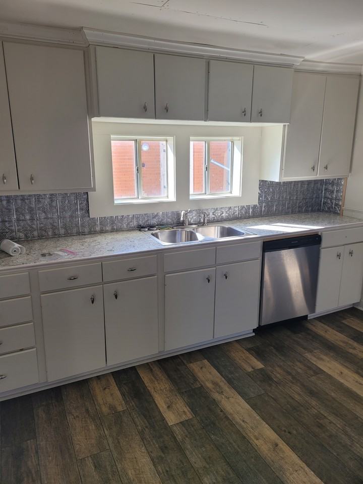 109 N Suire St #1 - Photo 5 of 22