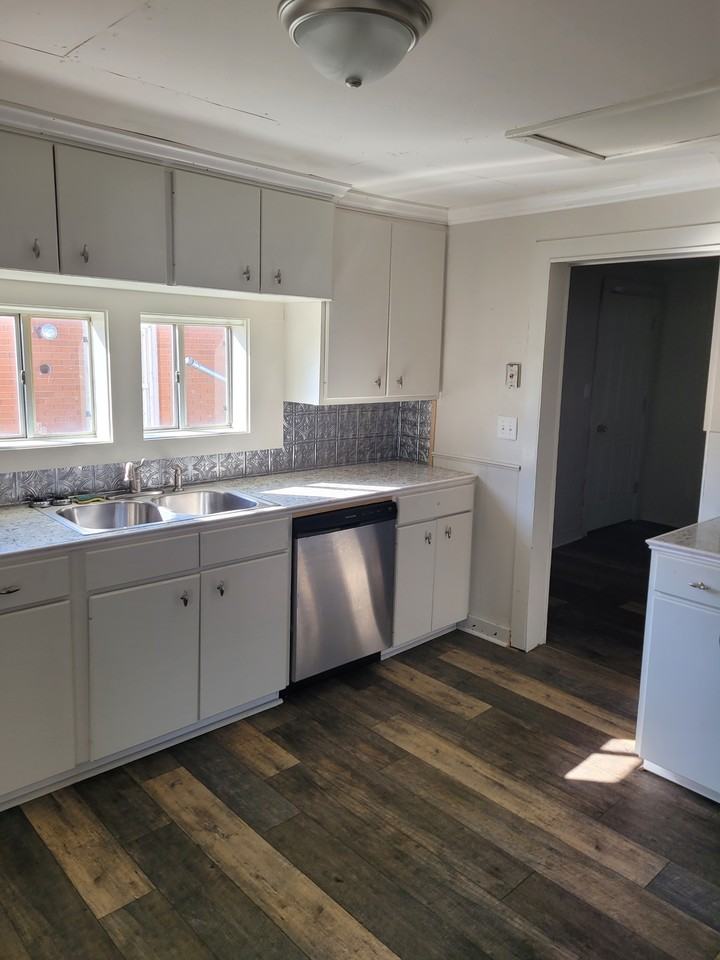 109 N Suire St #1 - Photo 6 of 22