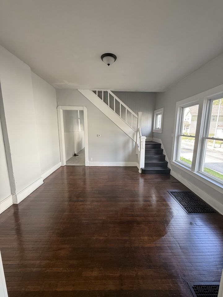 332 N Arsenal Ave #A - Photo 3 of 11