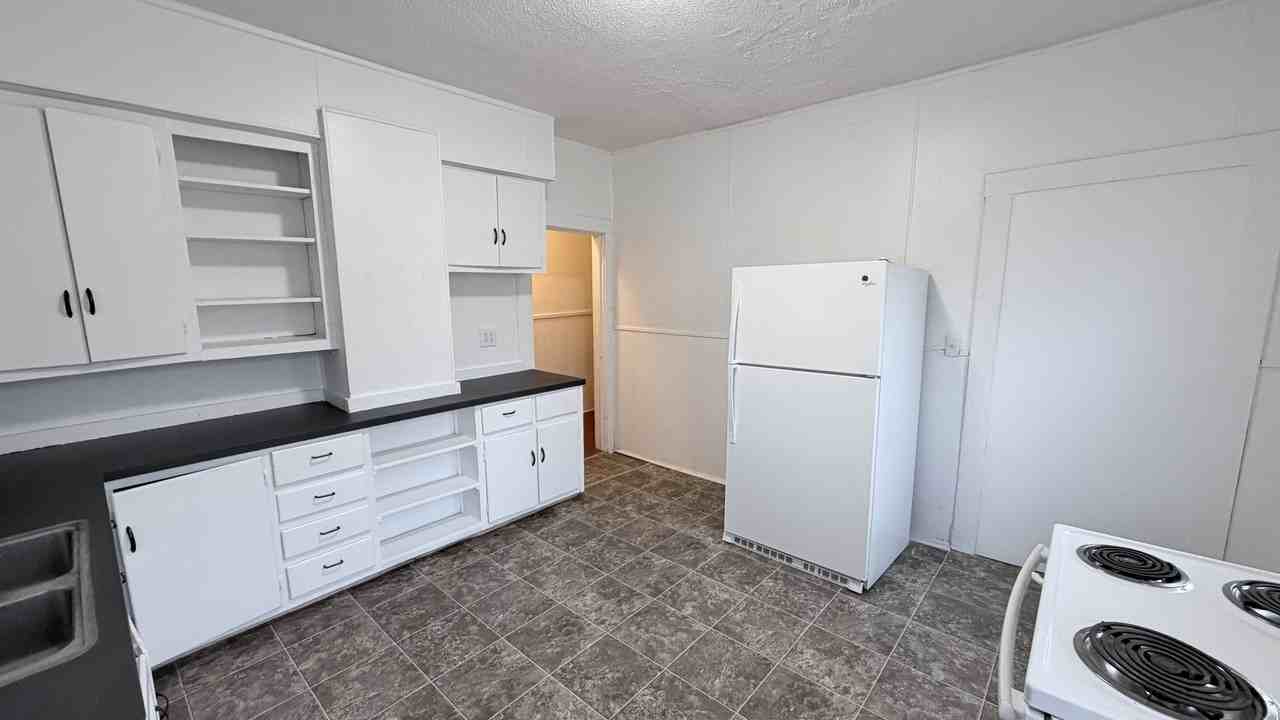 1600 S Linwood Ave #A - Photo 5 of 14