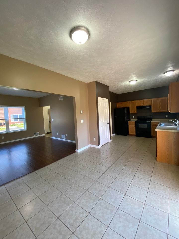 204 Betsinger Rd #63 - Photo 4 of 25