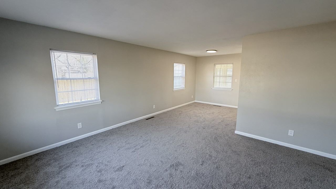 2101 Cass Ave - Photo 2 of 9