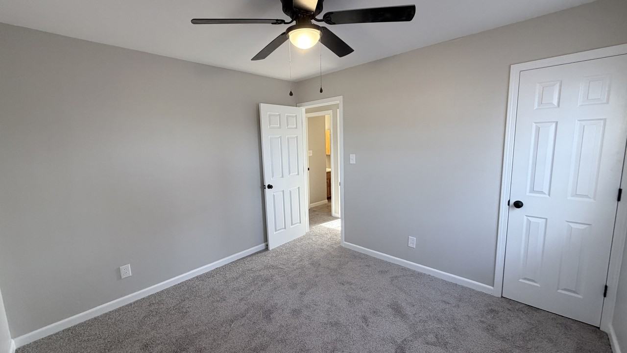 2101 Cass Ave - Photo 7 of 9