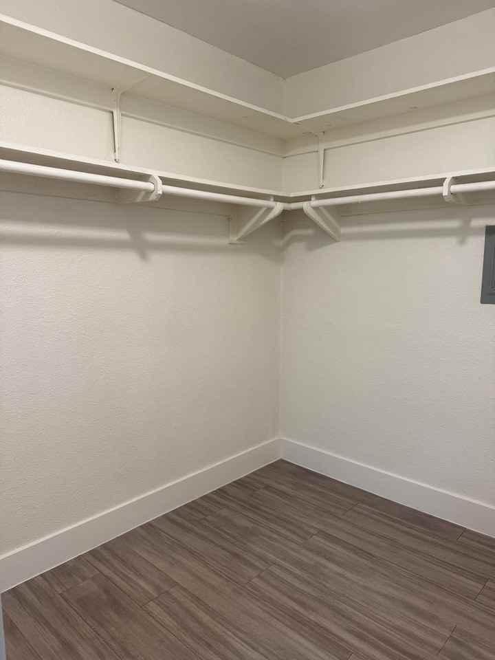 Willow Glen Apartments - Photo 6 of 16